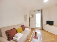 Bright, modern studio for 2P - La Défense