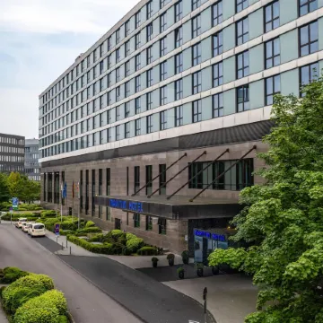 Maritim Hotel Düsseldorf Отели рядом с достопримечательностью «Гольцхайм»