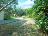 Chic Narbonne Pool Retreat - 3 ดาว