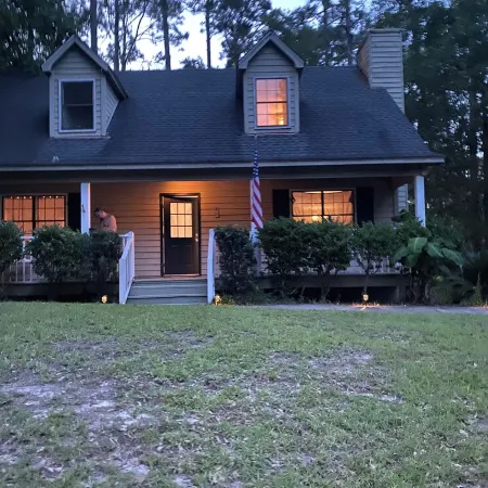 Donna’s Charm: 3 bedroom/king suite/pools/golf