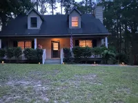 Donna’s Charm: 3 bedroom/king suite/pools/golf