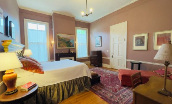 Rothschild-Pound House Inn