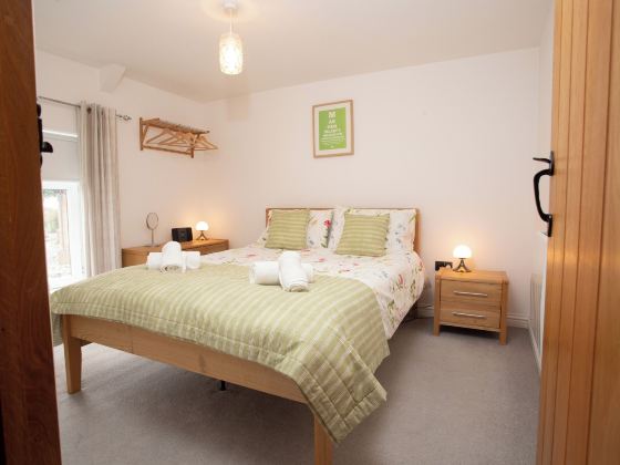 Cottage - Sleeps 4 - Garden - Parking