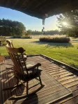 Country Creek Retreat: cozy 2-bedroom cabin with AC, WiFi, & forested privacy