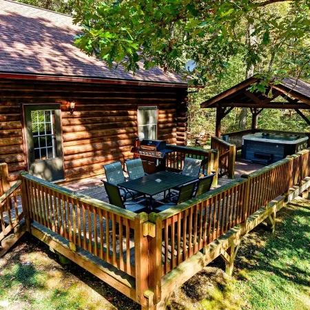 Hocking Hills Secluded Cabin • Hot Tub • Fireplace