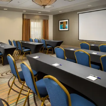 Holiday Inn Express & Suites DFW AIRPORT - GRAPEVINE by IHG