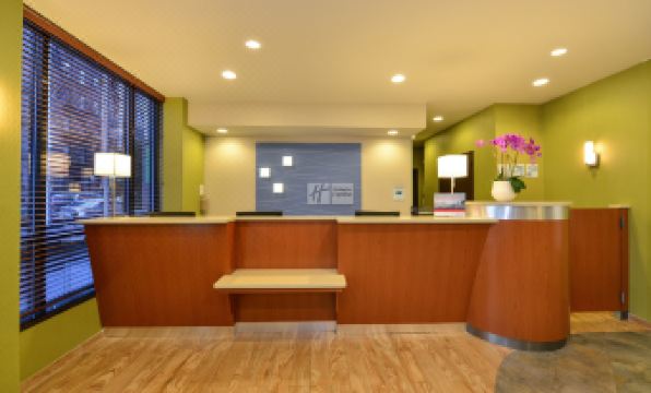Holiday Inn Express MANHATTAN MIDTOWN WEST by IHG