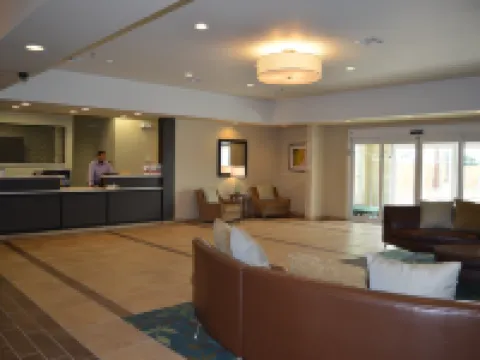 キャンドルウッド スイーツ ハーリンジェン by IHG ハーリンゲンのホテル