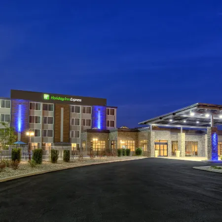 Holiday Inn Express LOUISVILLE AIRPORT EXPO CENTER by IHG