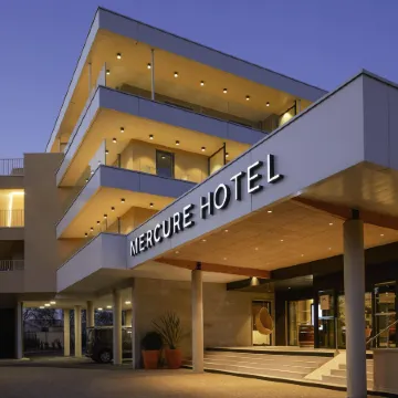 Mercure Avignon TGV Hotel et Spa