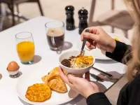 Novotel Mâcon Nord – Porte de Bourgogne - Frühstück