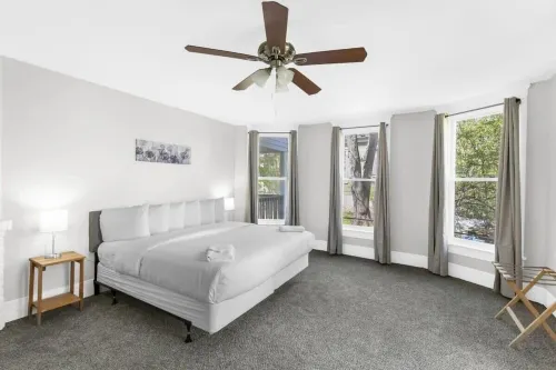 Avenue South Serene Hotel a Midfield