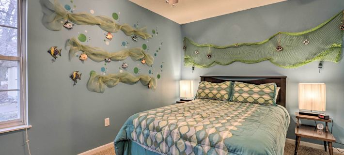 Deck, Lake Views! Group Getaway in Osage Beach Hotels in Osage Beach