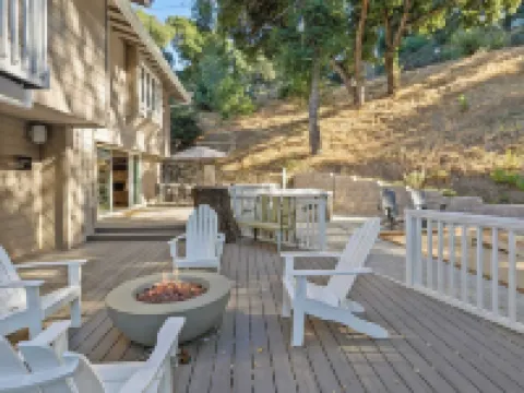 Hidden Oaks Farmhouse by AvantStay Hot Tub Deck Hotels in Atascadero