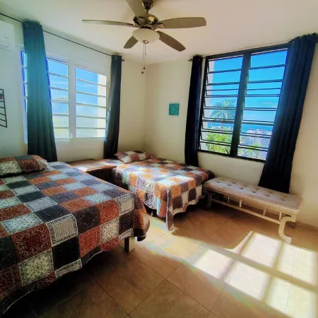 Sky House. Charming 4-bedroom home, fast WiFi, A/C in enchanting Rincón