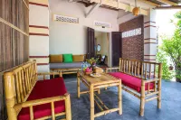 Red Flower Cottages Homestay - Tiny houses