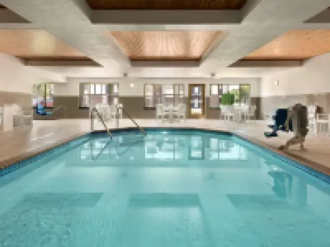 Country Inn & Suites by Radisson, St. Cloud West, MN Hotels in Saint Cloud