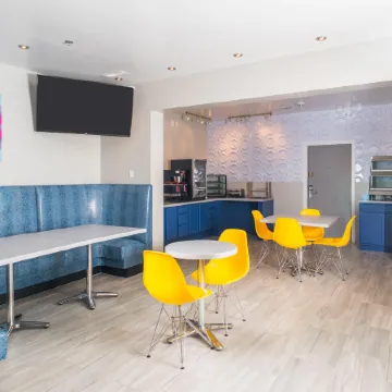 Studio Z, Ascend Hotel Collection