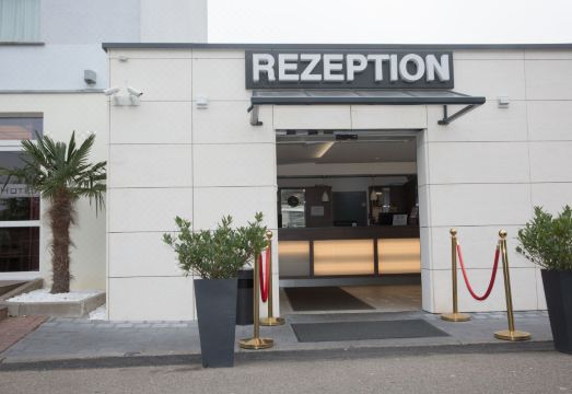 Goethe Hotel Business Frankfurt 외관