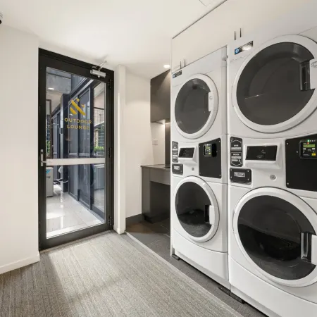 Cosy Braddon Studio with BBQ Area