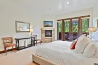 Walk to Skiing, Juniper Landing 2 BR, Pool, Hot Tub, Golf Course Views Hotels in Snyderville