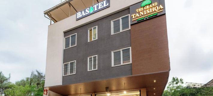Hotel The Grand Tanishqa By Basotel Hotel di Indore