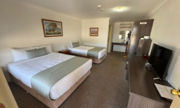 Marulan Motor Inn