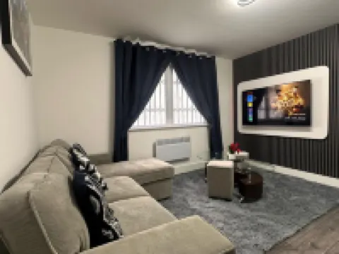 Apartment - Sleeps 6 - City Base - District Line Hotels in Dagenham