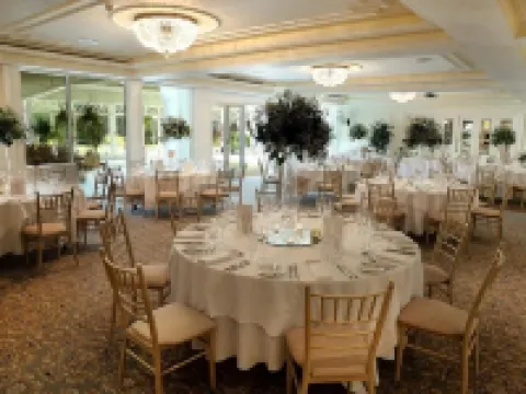 ロックグリーン ハウス ホテル & スパ トルーンのホテル