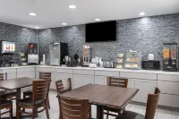 Travelodge by Wyndham Fargo West Acres - Morgenmad