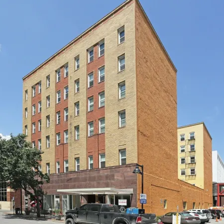 Midcentury Unit Downtown Des Moines near Wells Fargo