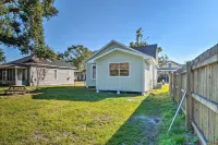 Lake Charles Cottage w/ Fireplace & Yard! - Alojamientos
