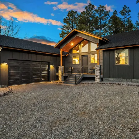 3BR Home w/ Lake Views, Outdoor Living Area & BBQ