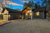 3BR Home w/ Lake Views, Outdoor Living Area & BBQ - 4-Star