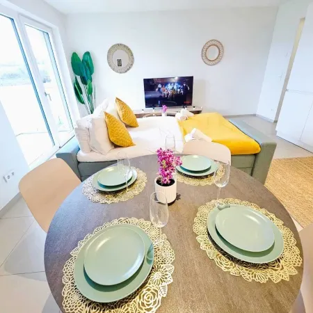 Warm&Bright 1BR w terrace&parking