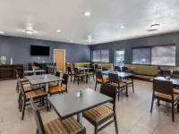 Quality Inn and Suites Denver Airport - Gateway Park Hotels in Aurora