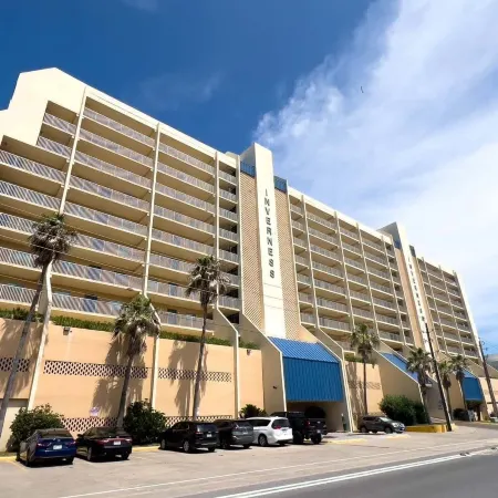 Sweeping 5th Floor Views - Direct Beach - Remodeled