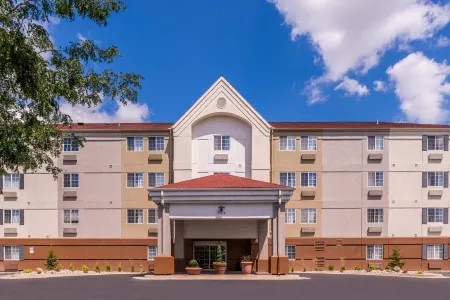 Candlewood Suites TOPEKA WEST by IHG