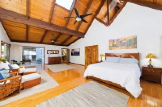 Maka Nui Estate/ Luxury Big Island Ocean View Home above Kealakekua Bay