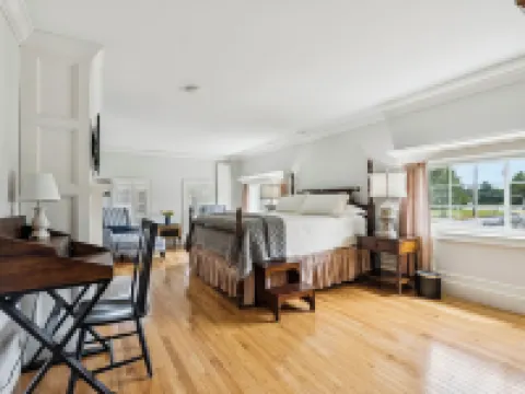 Mayville Union House Hotels in Bethel