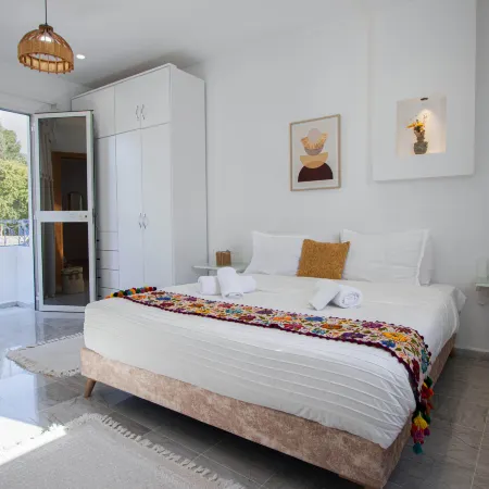 Charming Apartment in Historic Carthage with Modern Comforts
