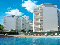 Lignano Riviera apartment with pool access - Pool