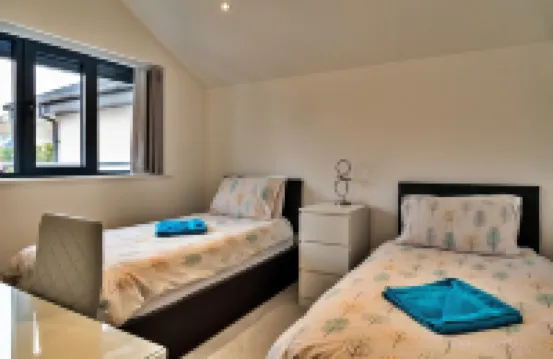 Penthouse Apartment in Teignmouth, No Deposit