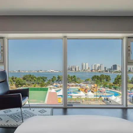 Sokcho Two Hotel Отели рядом с достопримечательностью «Стадион Сокчхо»