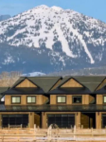 Luxury Retreat • Hot Tub • Walkable • Mountain Views • 3 King Bedrooms • Modern