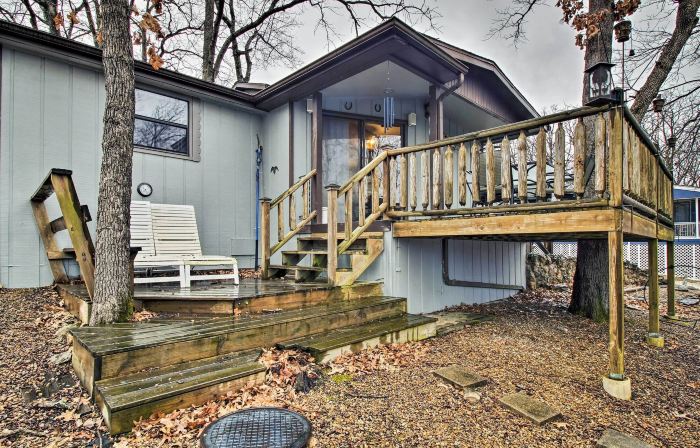 Rustic Stockton Lake Cabin Half Mile to Lake!