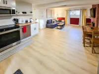 Private guest suite with Full kitchen & laundry