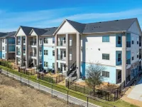 Landing Apartments Austin - Lockhart Hotels in Lockhart