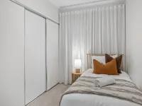 Stylish 3-Bed Apartment in Coastal Redcliffe