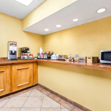 Econo Lodge Del Rio